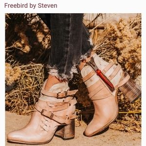 Freebird by Steven, Jerome bootie, Size 8, blush